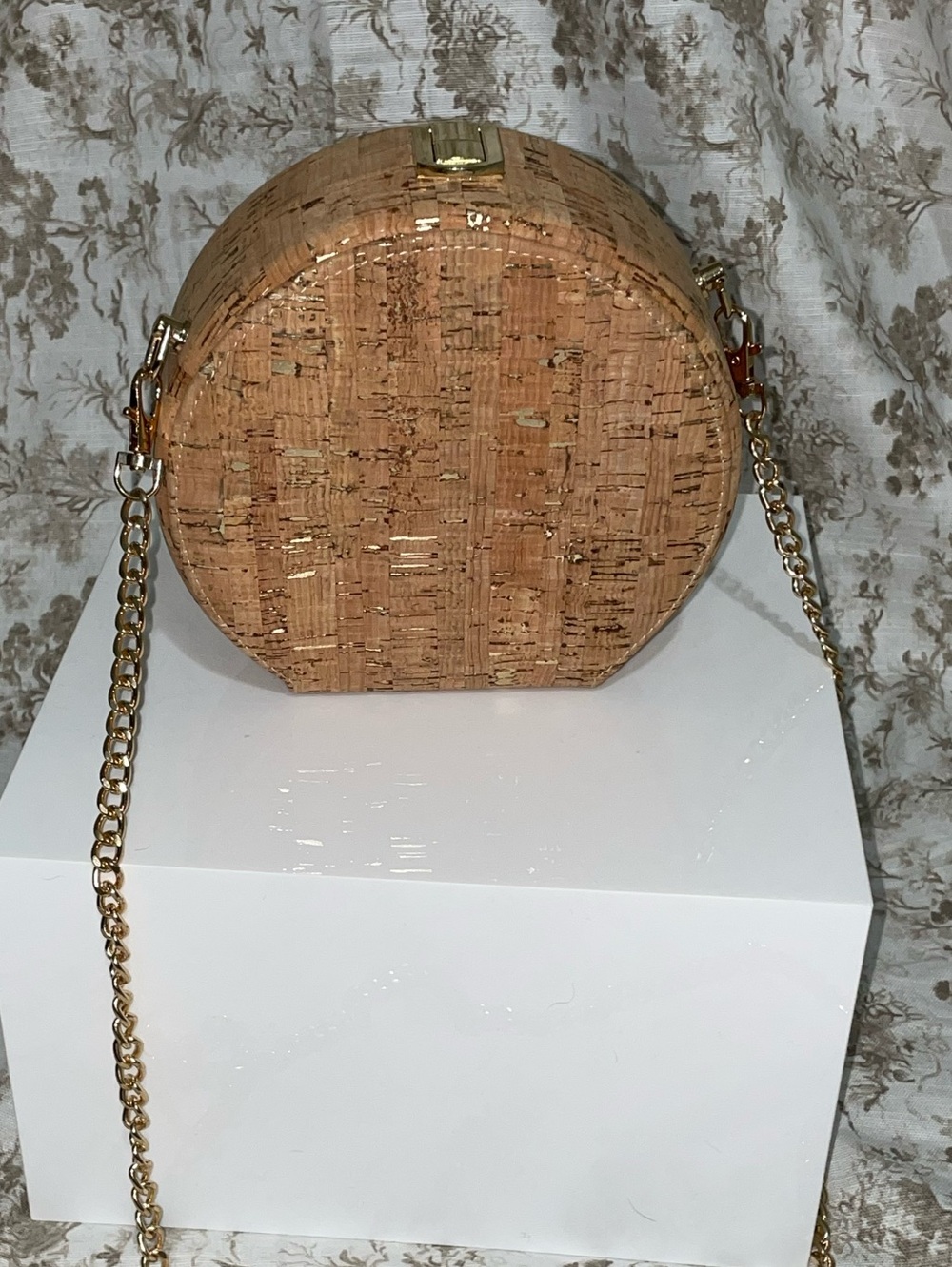 Round Cork Crossbody Bag with Gold Chain